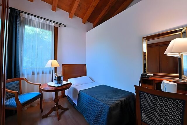 Venice Resort ★★★★