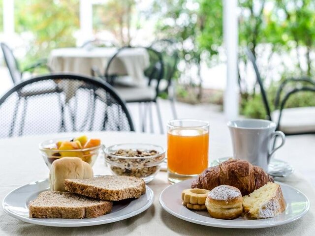 Smart Hotel Holiday ★★★★