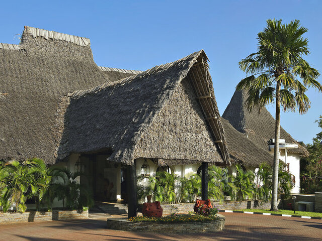 Neptune Village Beach Resort & Spa ★★★★