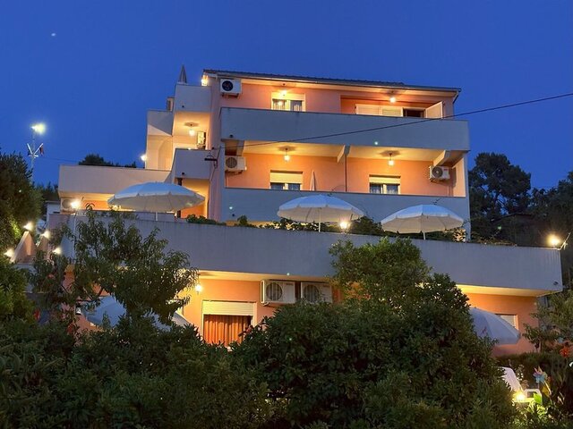 Villa Luketa ★★★