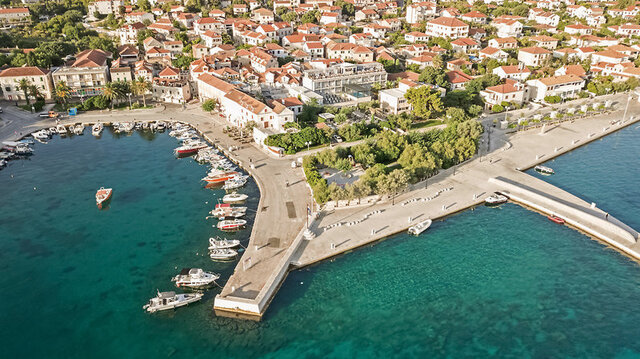 Osam adults only ★★★★