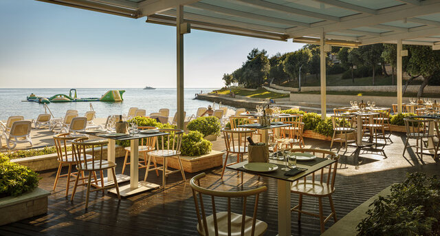 Pav. Petalon ★★★★