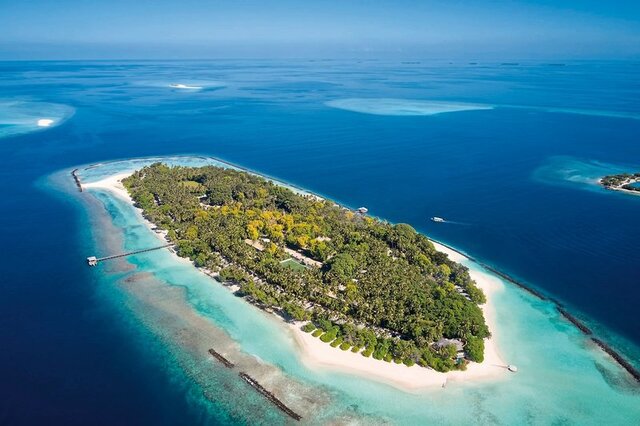 Royal Island Resort & Spa ★★★★