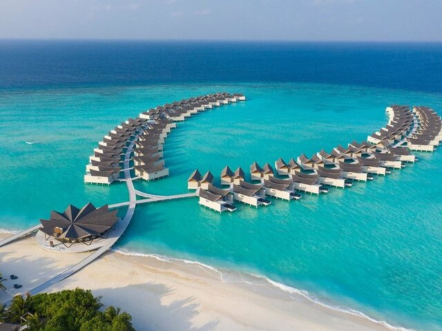 Kuredhivaru Resort & Spa ★★★★★
