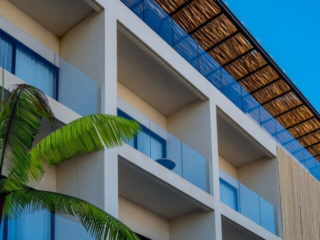 Hive Cancun ★★★★