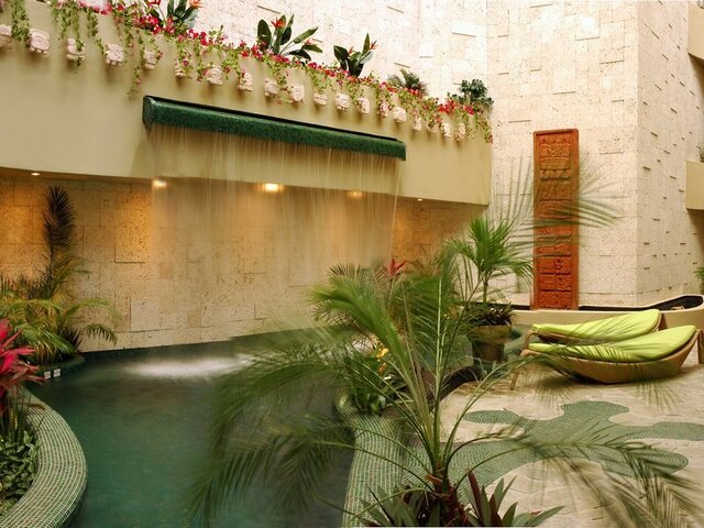 Maya Villa Condo Hotel & Beach Club ★★★★
