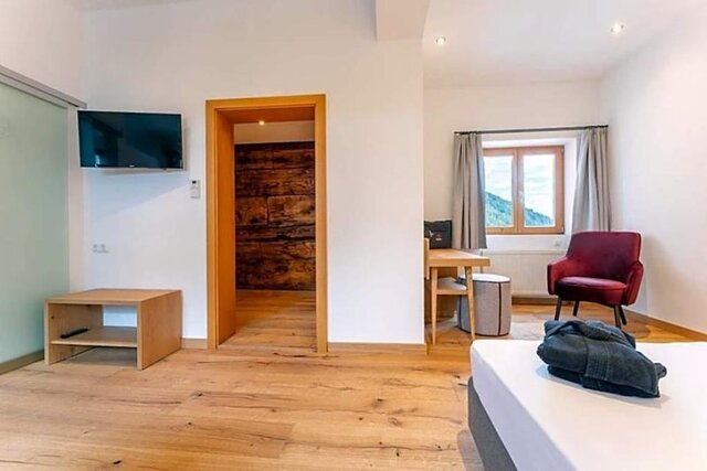 Adler ★★★★