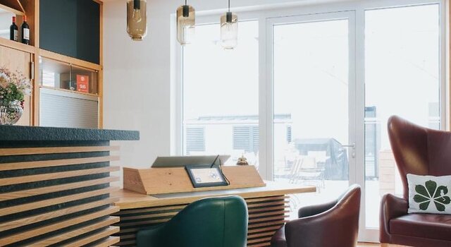 Parks 73 The Townhouse Hotel ★★★★