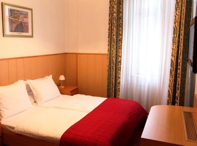 Hotel Corvinus ★★★★