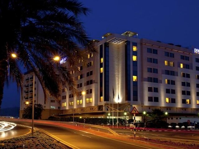 Golden Tulip Muscat ★★★★