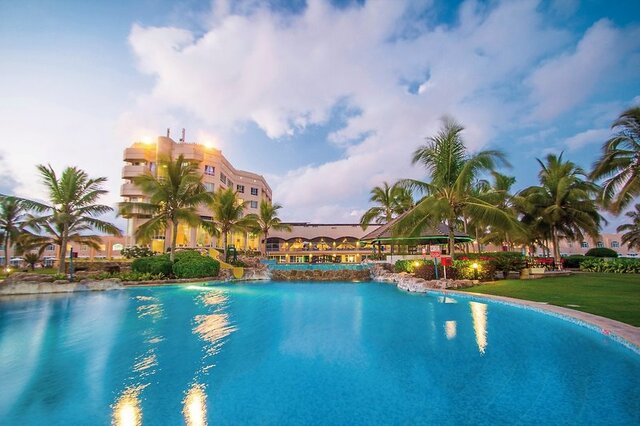 Crowne Plaza Resort ★★★★★