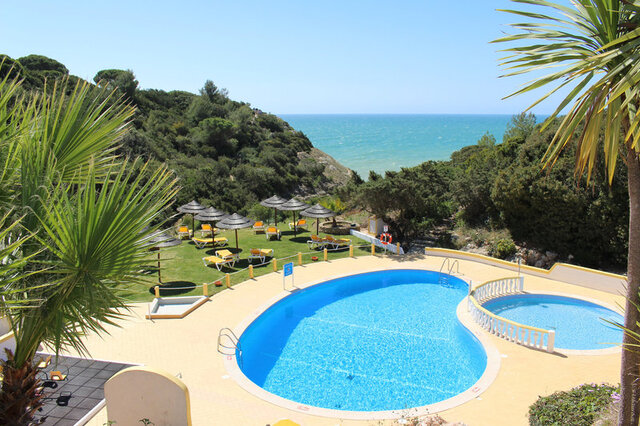 Rocha Brava Village Resor ★★★★