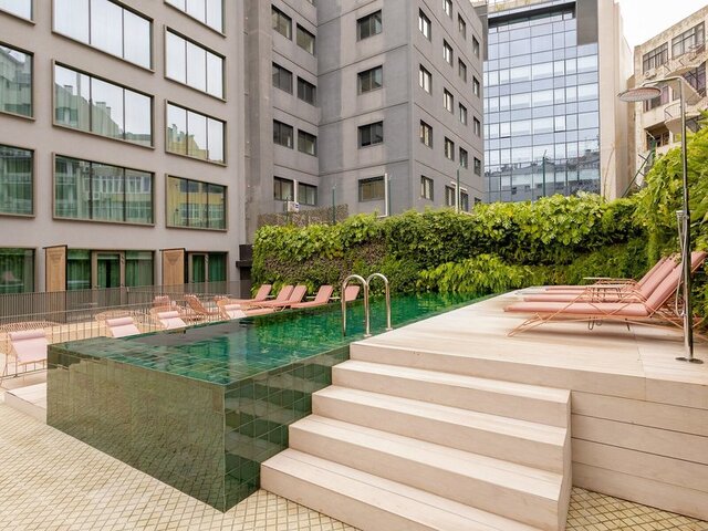 Luster Hotel ★★★★★