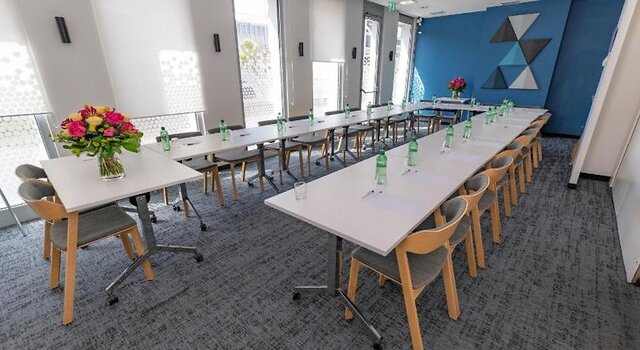 Holiday Inn Express Geneva Airport by IHG ★★★