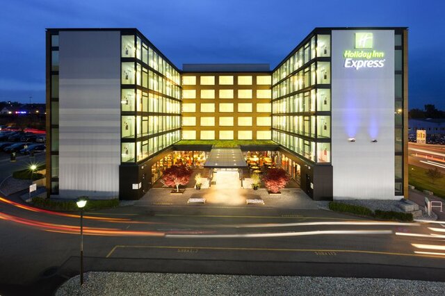 Holiday Inn Express Zürich Airport ★★★