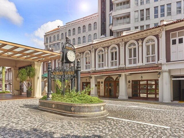 Village Hotel Albert Court ★★★★