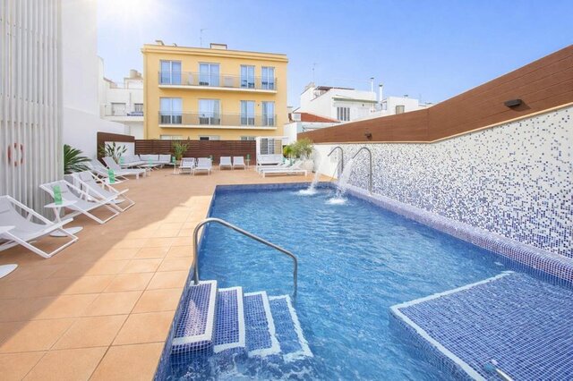 Neptuno Apartments ★