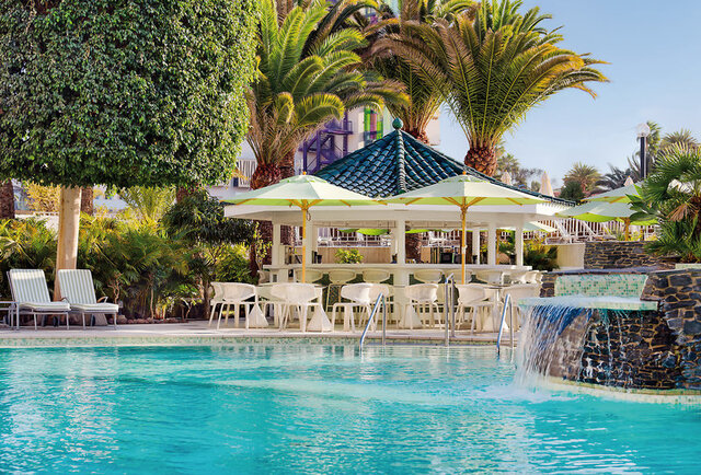 Seaside Sandy Beach ★★★★