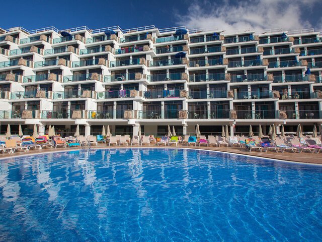 Revoli Playa Apartments ★★★