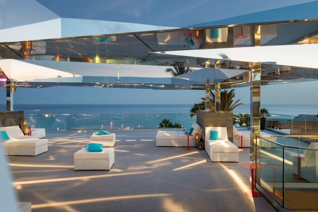 La Isla y El Mar/o.Trf. ★★★★