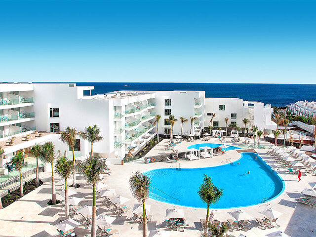LAVA BEACH ★★★★★