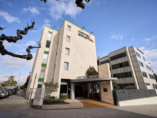 Catalonia Bristol ★★★