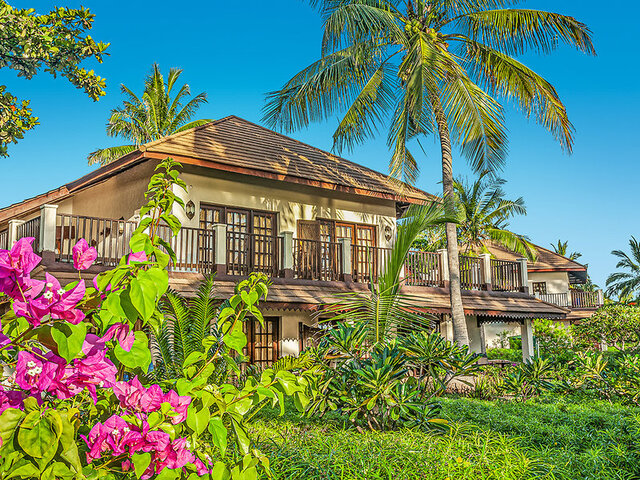 Breezes Beach Club ★★★★