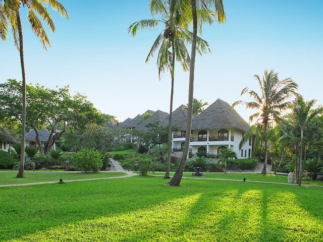 Bluebay Beach Resort ★★★★★