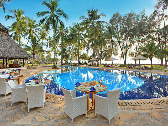 Bluebay Beach Resort ★★★★★