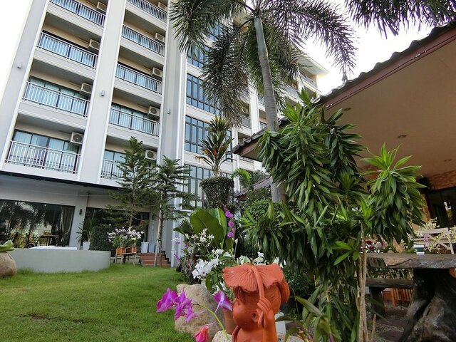 Golden Foyer Suvarnabhumi Airport Hotel ★★★★