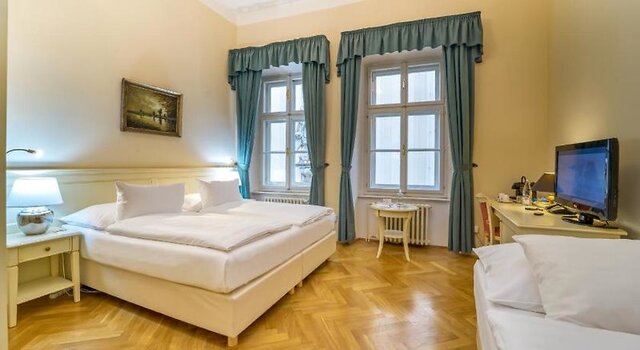 Josephine Old Town Square Hotel ★★★