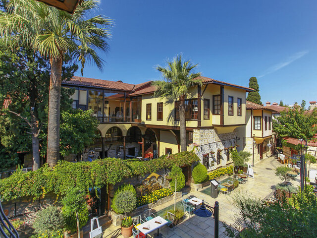 Alp Pasa Hotel ★★★★