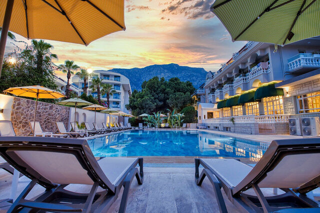 Rose Garden Premium Hotel ★★★★