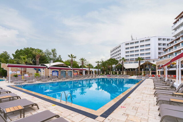 Batihan Beach Resort& Spa ★★★★★