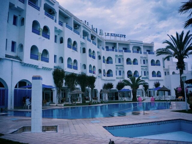 Le Khalife ★★★