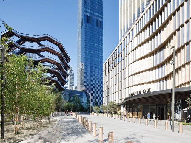 Equinox Hotel ★★★★★