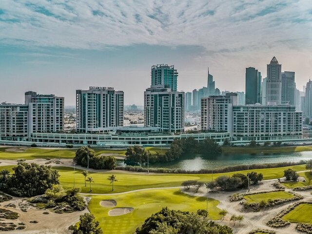 Vida Emirates Hills ★★★★