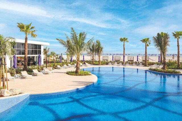 Centara Mirage Beach ★★★★