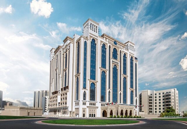 Al Jaddaf Rotana Suite Hotel ★★★★★