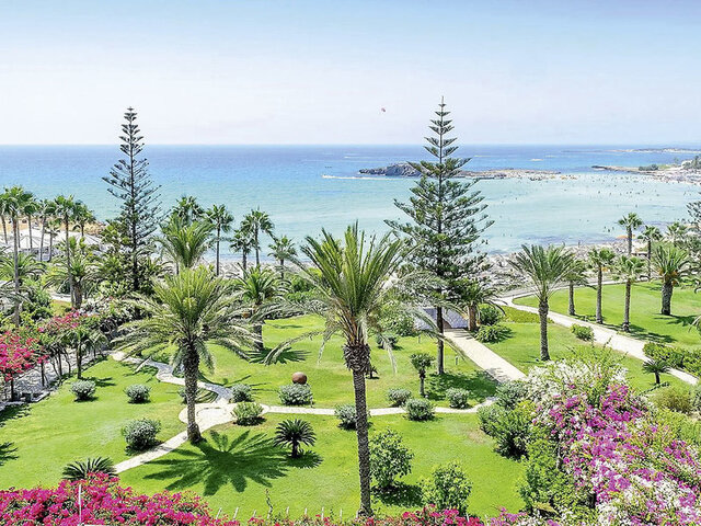 Nissi Beach Resort ★★★★