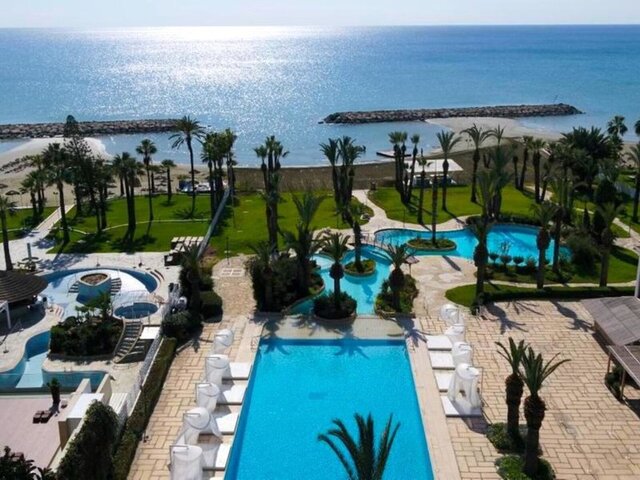 Sandy Beach Hotel & Spa ★★★★