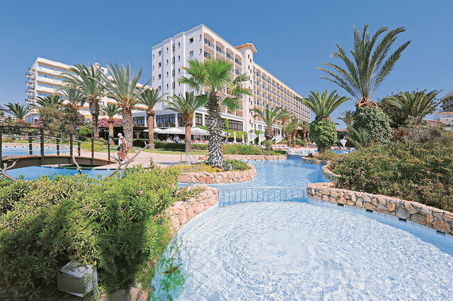 Sandy Beach Hotel & Spa ★★★★