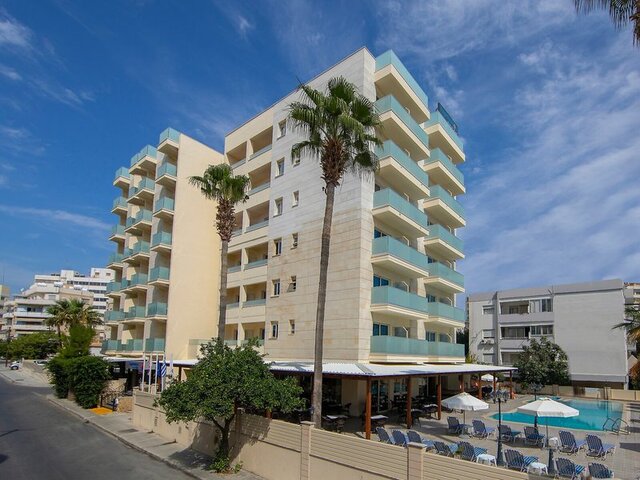 Kapetanios Limassol Hotel ★★★
