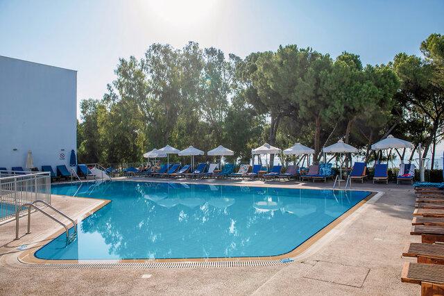 Park Beach Hotel ★★★
