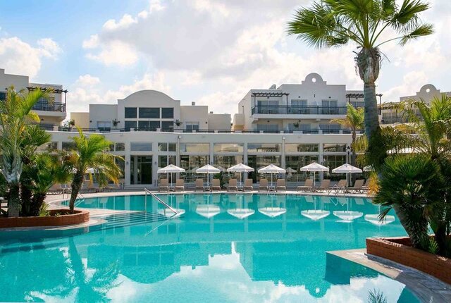 Louis Paphos Breeze ★★★★