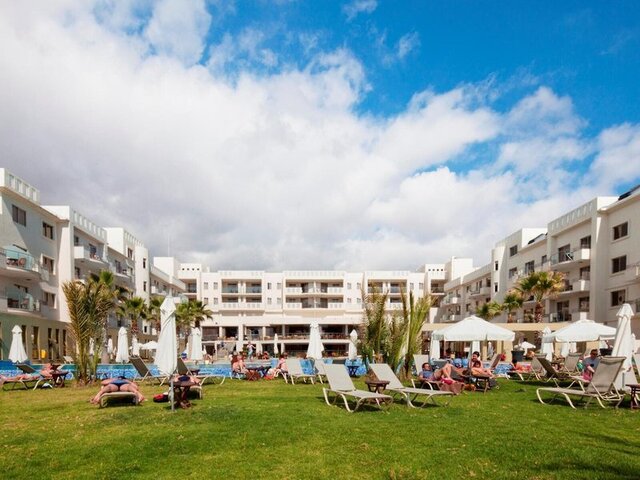 Capital Coast Resort & Spa ★★★★