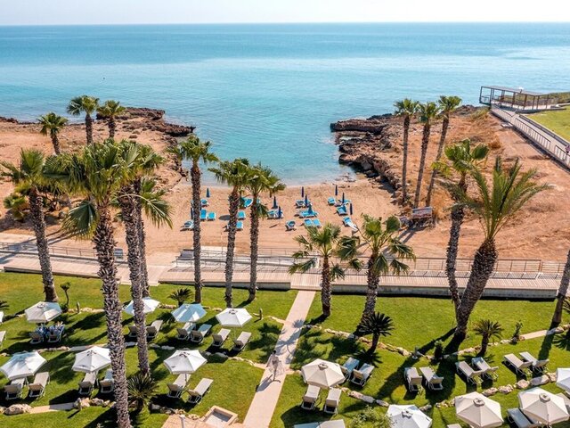 Louis Althea Beach ★★★★