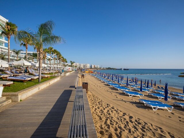 Constantinos The Great Beach Hotel ★★★★★