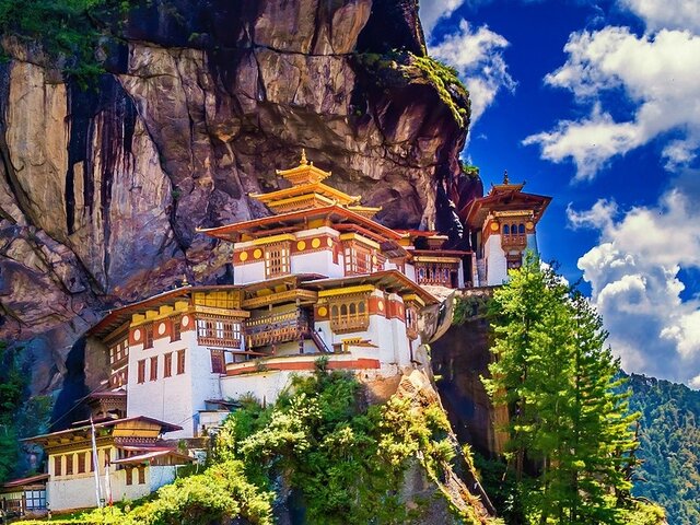 Trekking Nepal &amp; Bhutan 