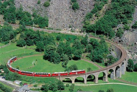 Bernina Express - Von den Alpen zu den Palmen | Schweiz Zugrundreise 